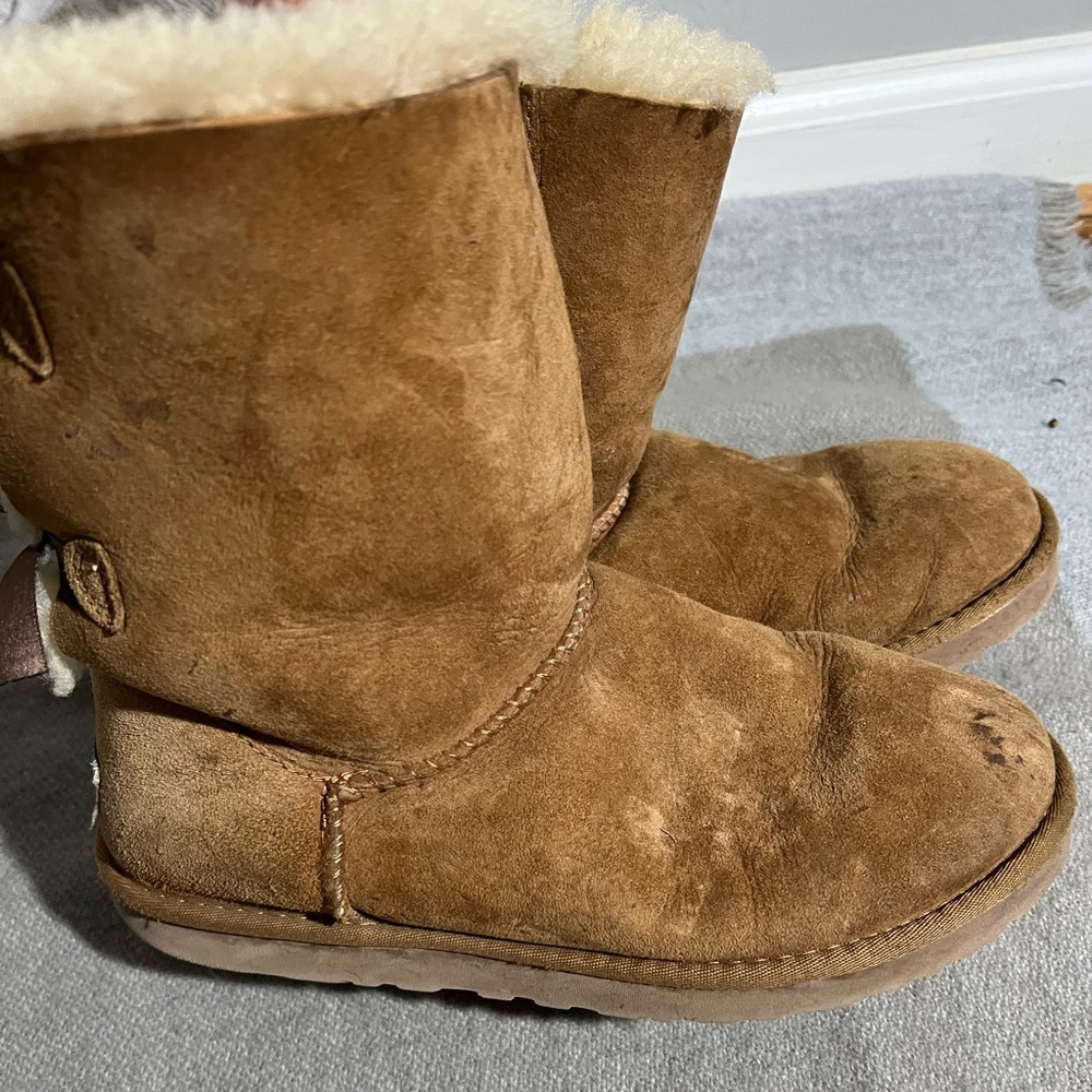Short Bailey Bow Uggs